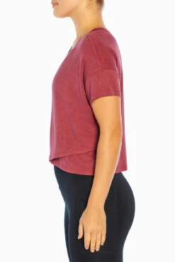 Marika Switchback Cropped Short Sleeve Tee -Marika Shop MLT4282A 6EY.49324