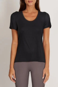 Marika Emma Tee -Marika Shop MLT6690A 001 CROPPED